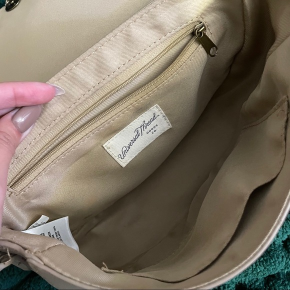 Universal Thread crossbody handbag - Picture 3 of 3